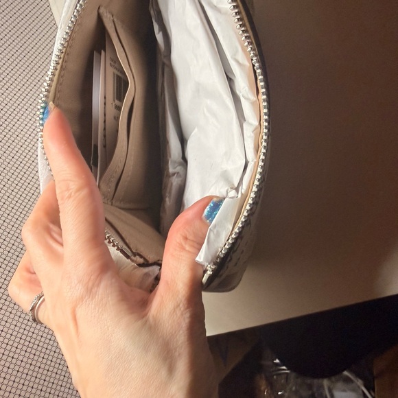 Coach Newspaper Print Shoulder Bag in Cream and Black NWT - Picture 8 of 14